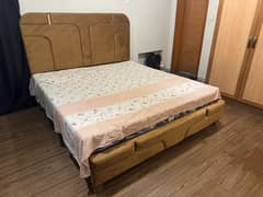 I’m selling my Bed only 1 month used