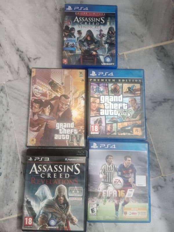 PS 4 CDs - URGENT. 5