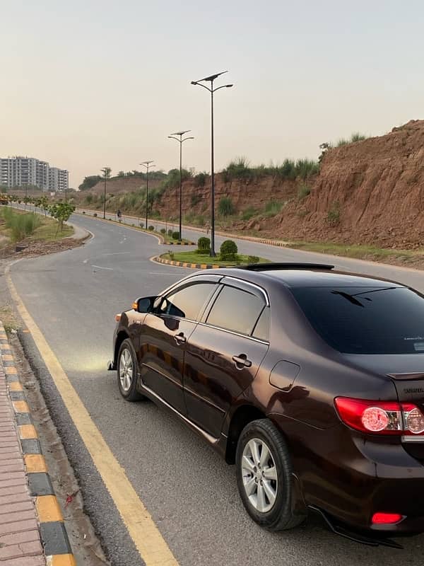 Toyota Corolla Altis 2013 4