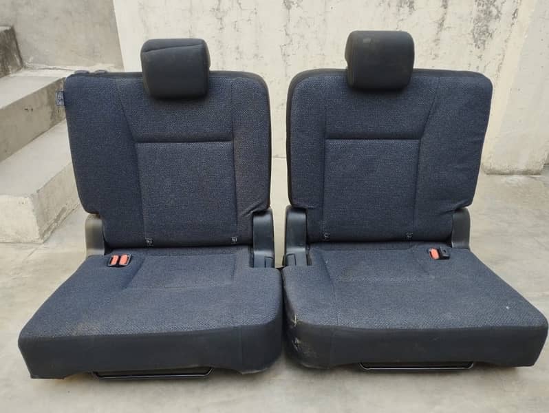 suzuki every sofa seats 1