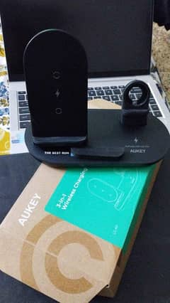 3-in-1 Wireless Charger by AUKEY - For iPhone & Android - Fast Chargin