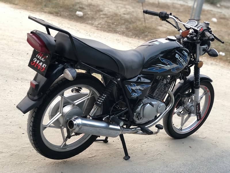 SUZUKI GS 150 SE 2022 MODEL. 2