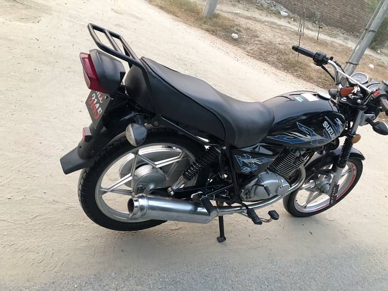 SUZUKI GS 150 SE 2022 MODEL. 17