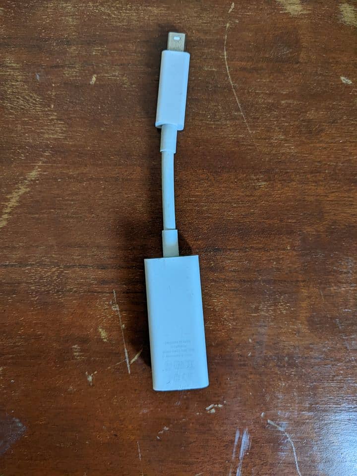 Apple Thunderbolt to Gigabit Ethernet Adapter 1