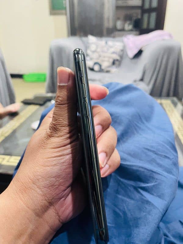 iphone 11 pro 1