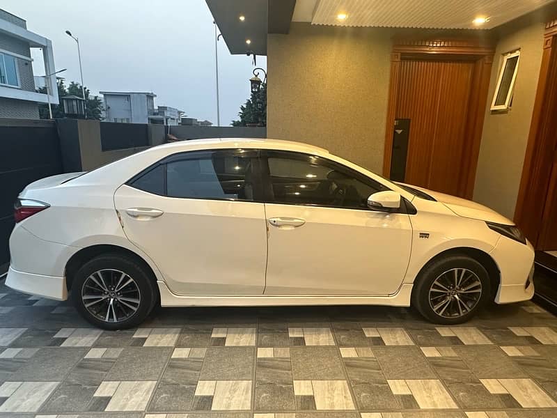 Toyota Corolla Altis 2021 4