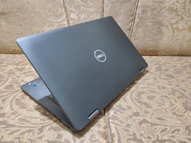 Dell latitude 7420 x360 rotatable/ 2 in 1 17