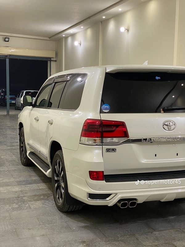 Toyota Land Cruiser Zx  2019/2024 4