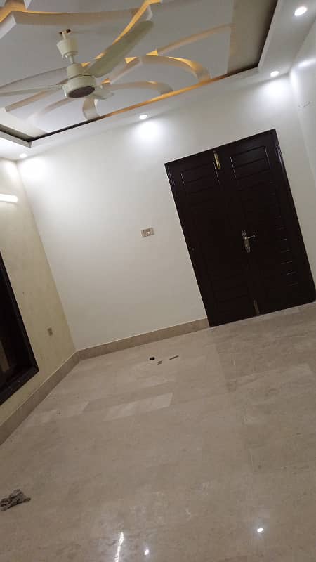 Well Mentain 240 Yrds Independent House Available For Rent Prime Location Gulshan-e-iqbal Block-3 0