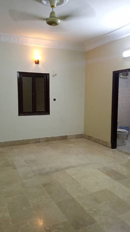 Well Mentain 240 Yrds Independent House Available For Rent Prime Location Gulshan-e-iqbal Block-3 10