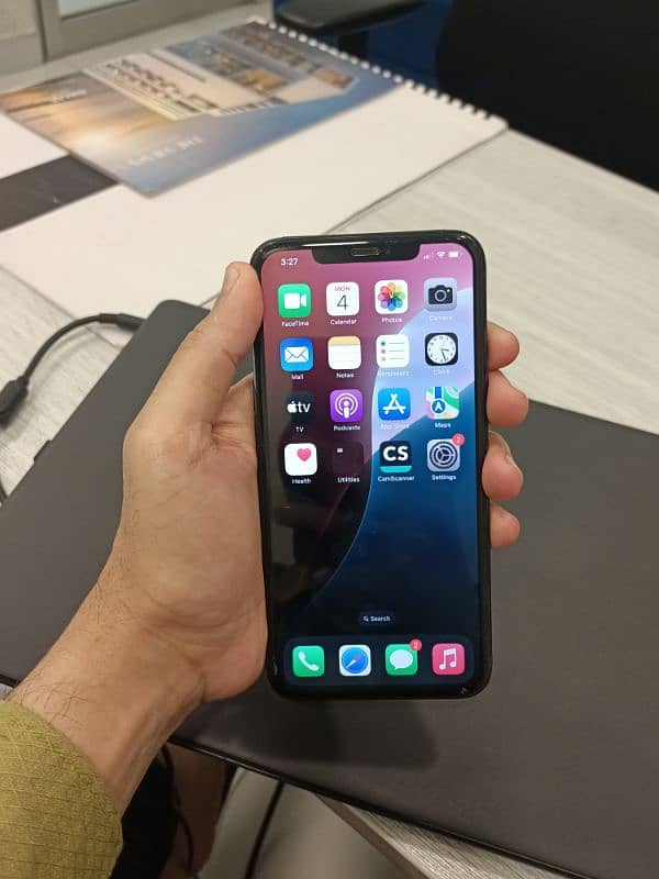 iphone 11 Pro Max 1