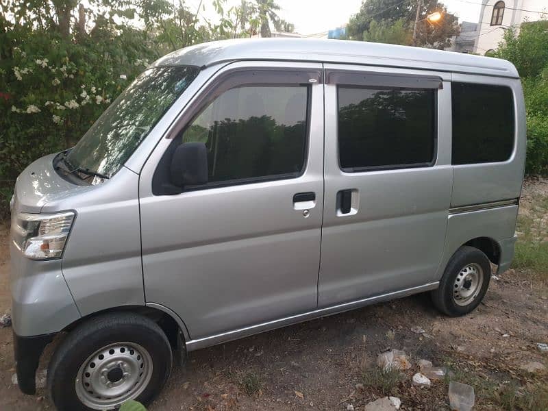 Daihatsu Hijet 2020 3