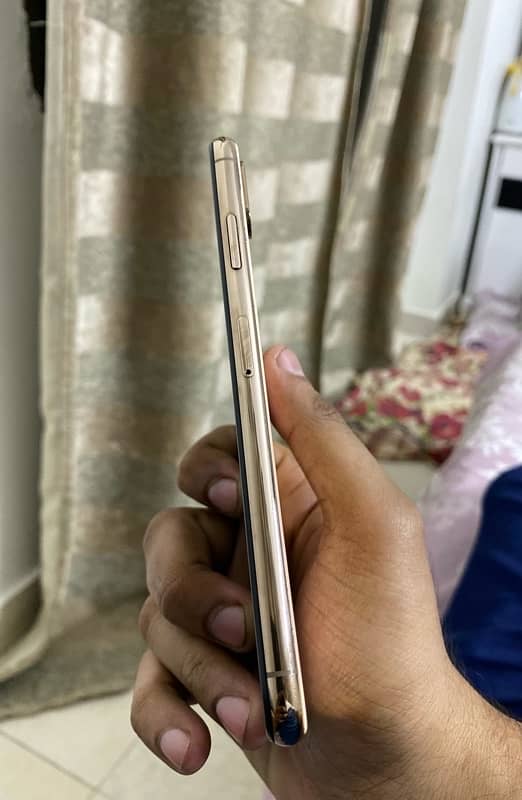 IPHONE XS MAX 64 NON PTA URGENT SALE 1