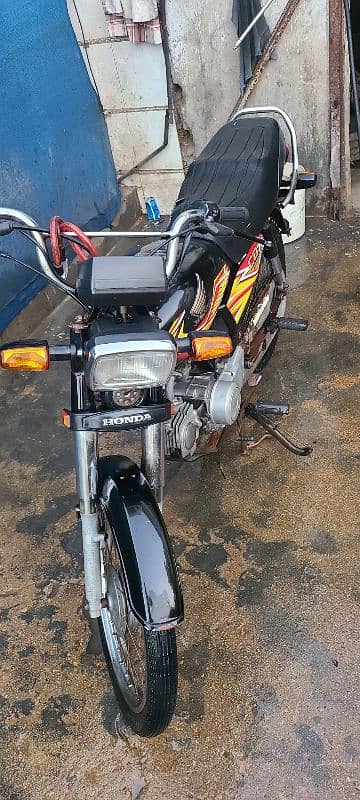 honda 70 one hand used bike 1