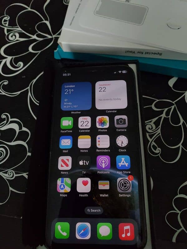 I phone 11pro 512 gb 3