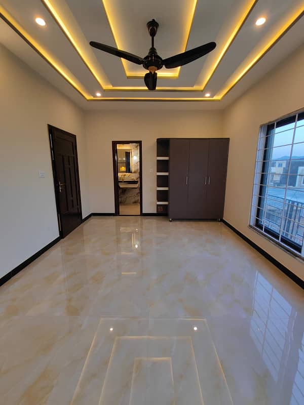 A Beautiful 5 Marla House Is Available For Sale In Bahria Enclave 28