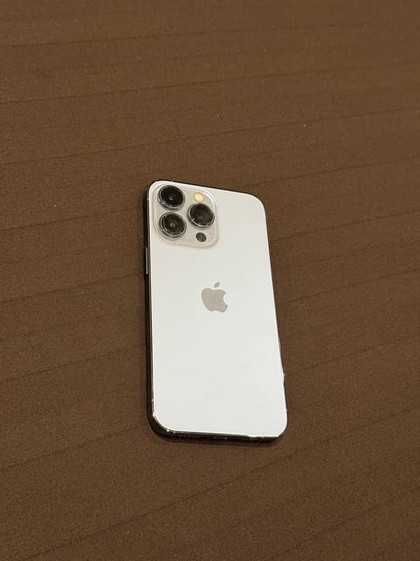 The iphone 13 pro 256gb pta approved 0