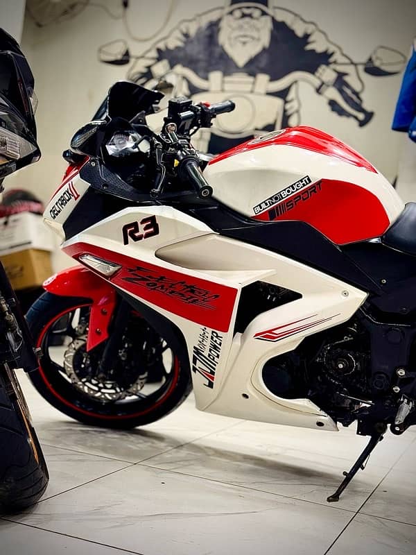 Four cylinder R3 replica with engine of Honda CBR 1