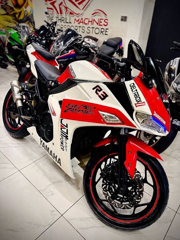 Four cylinder R3 replica with engine of Honda CBR 2