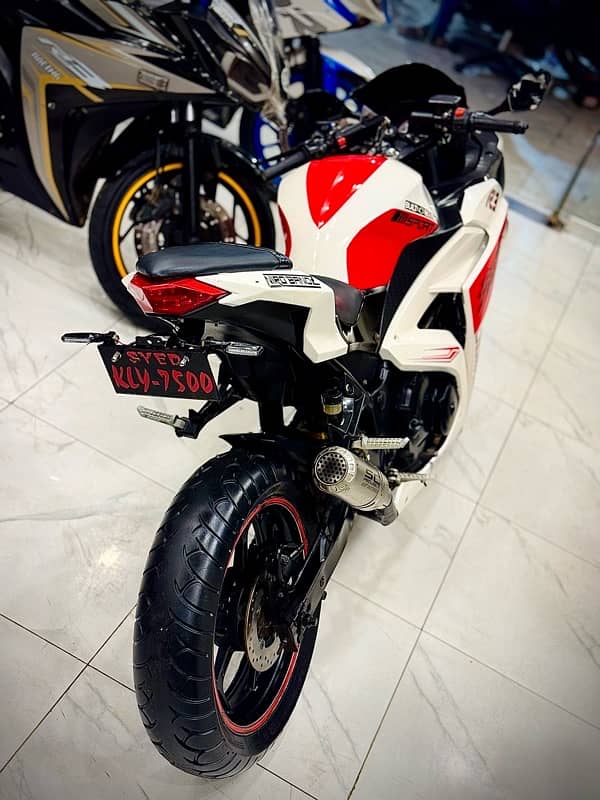 Four cylinder R3 replica with engine of Honda CBR 5