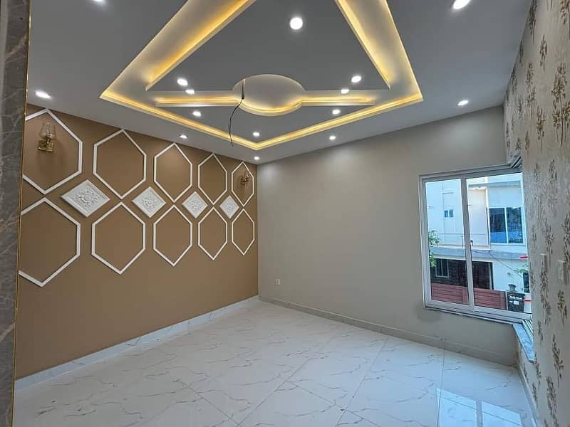 10 Marla Beautiful Lower Portion For Rent In Park View City Lahore 1