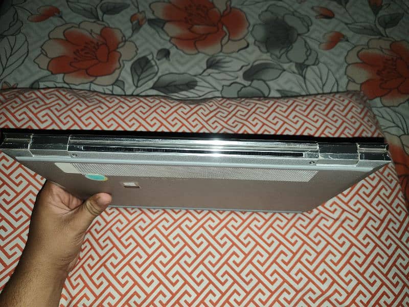 HP Elitebook 1040 G7 core i7 10th generation. 3