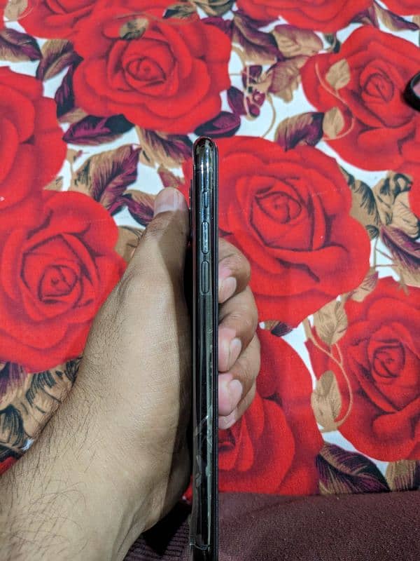 Apple iphone 11 pro max 64 GB 5