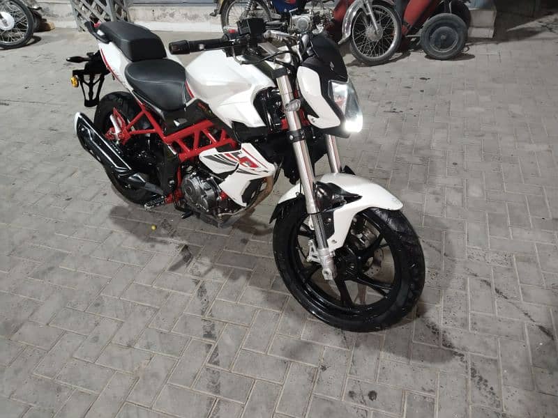 Benelli TNT 150i 2023 model Punjab number lush condition 3