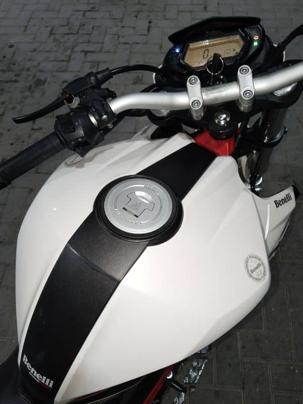 Benelli TNT 150i 2023 model Punjab number lush condition 12