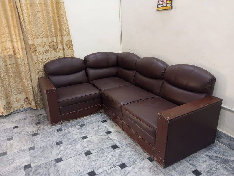 4 seater sofa 0