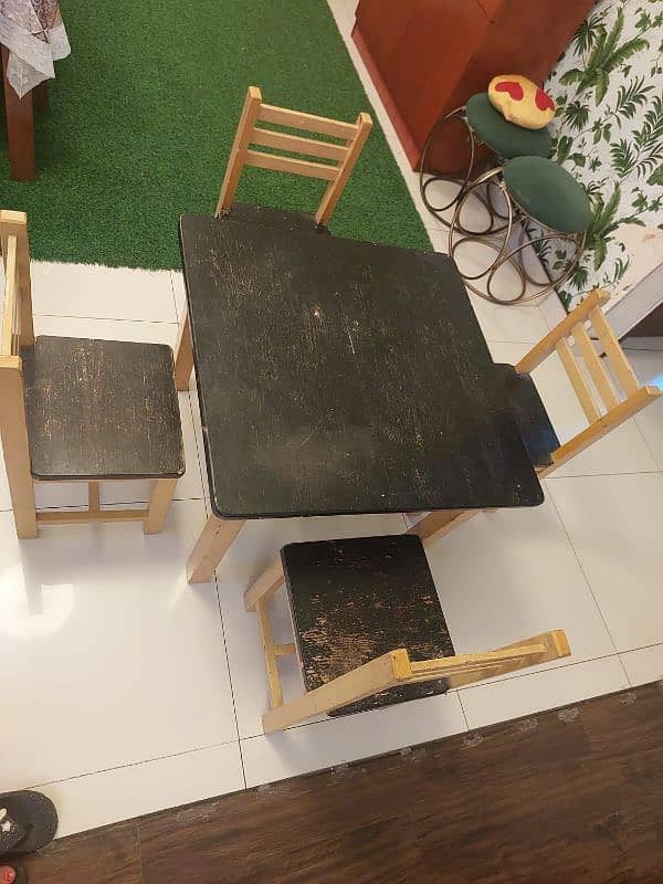 kids wooden table and 4 chairs 0