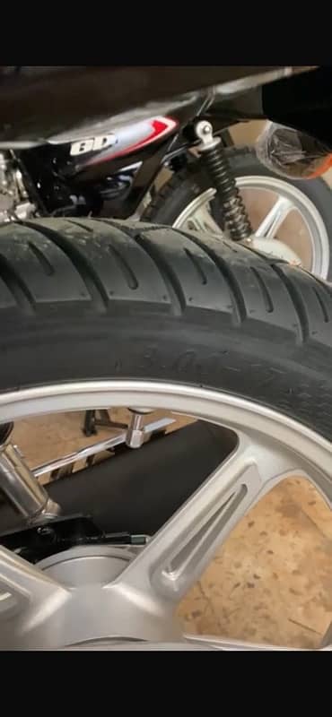 SUZUKI GD 110S GS 150 SE & GR 150 IMPORTED TIMSON  NO-1 TUBELESS TYRE 8