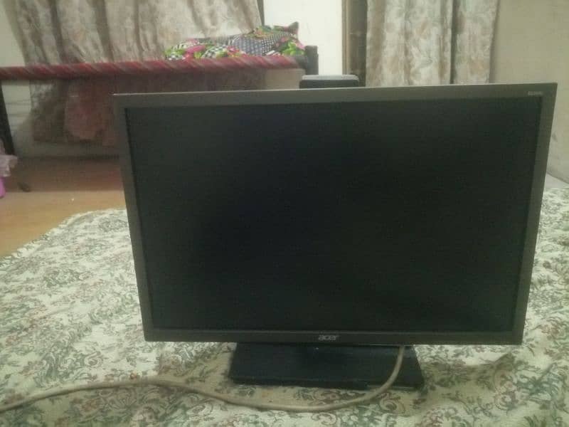 acer branded 22inch wide lcd 1