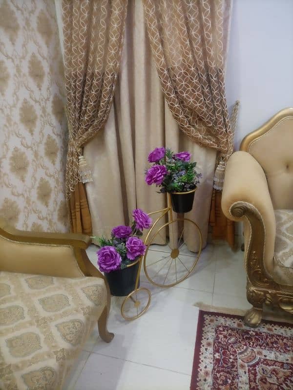 I want to sell curtains brand new condition 2