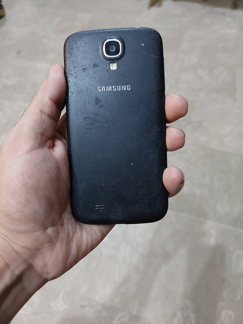 Samsung Galaxy S4 mobile phone 2