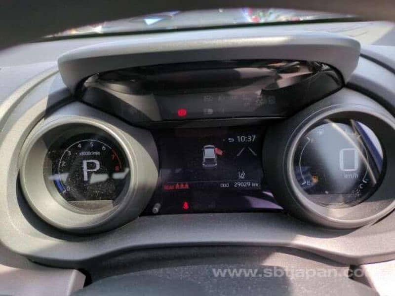 Toyota Yaris G 2021 Digital meter top of the line 3