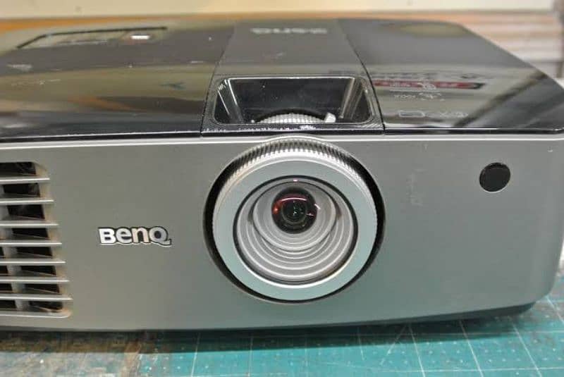 BenQ Projector 4200 Lumens 1