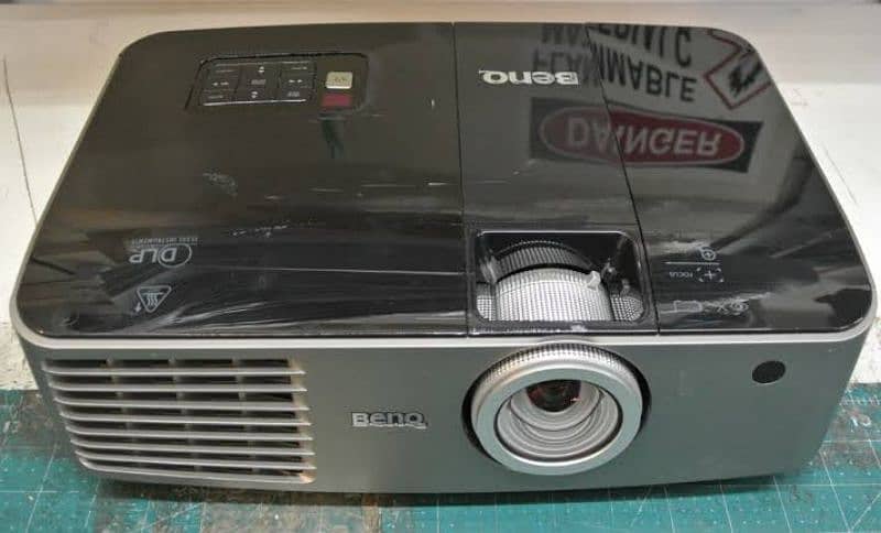 BenQ Projector 4200 Lumens 2