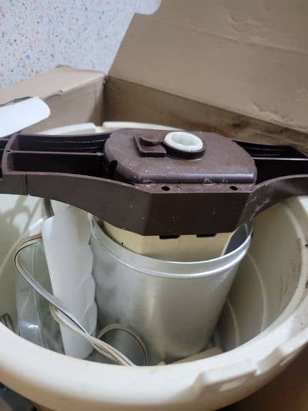 ice cream maker 2