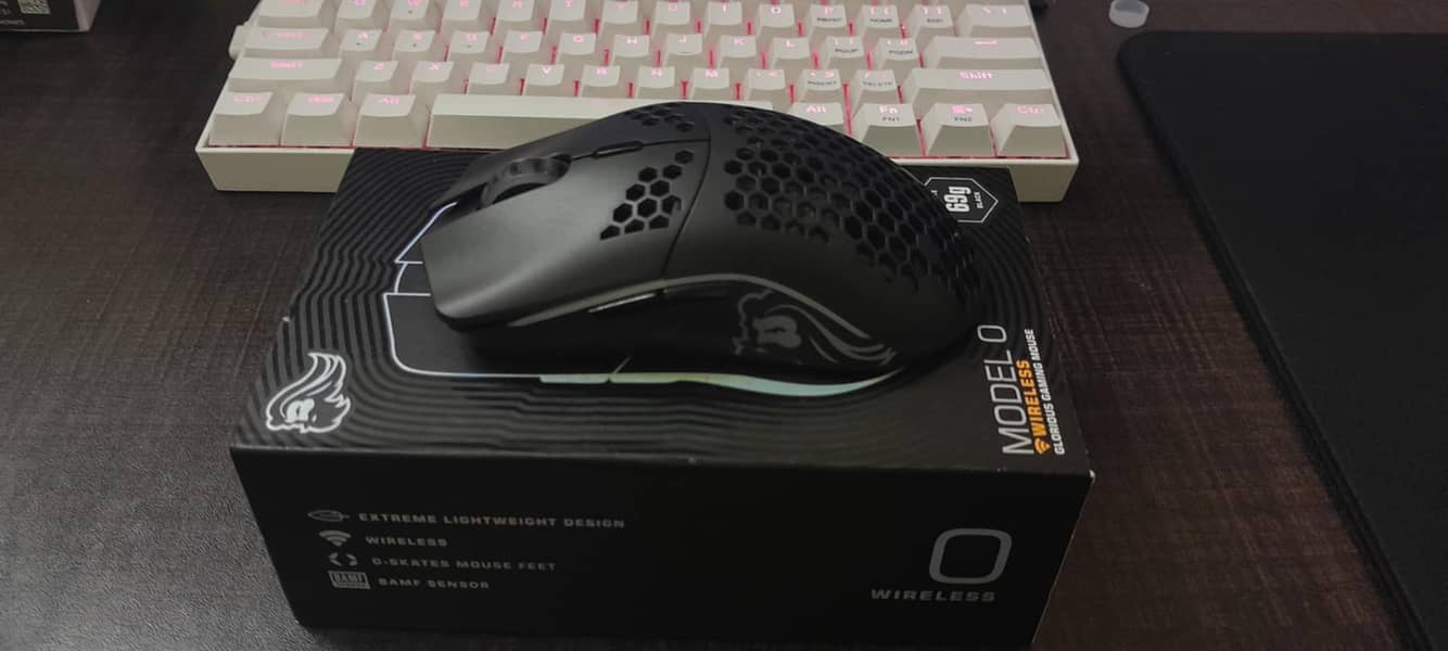 Glorious Model O WIRELESS (with box and sticker) 0