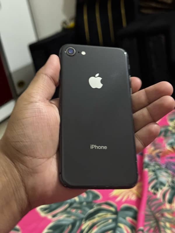 iphone 8 64GB / pta approved 0