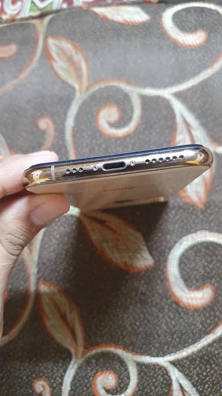 iPhone XS PTA Approved Gold Colour 2