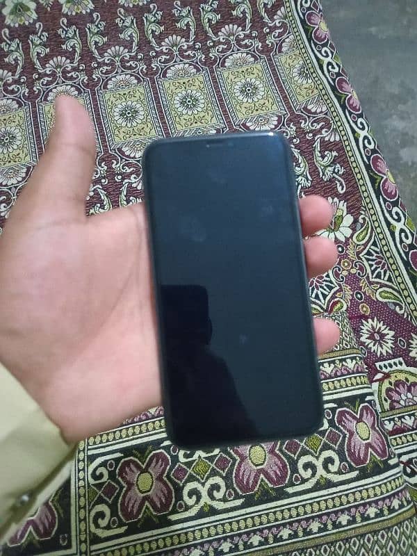 iphone 11 64gb all ok  no exchange only sale contact me on whatsapp 2