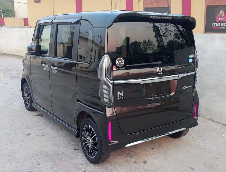 Honda N Box Custom 2024 2