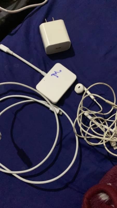 I phone Xr 64 GB with chargers headphones splitter 03416768075 7