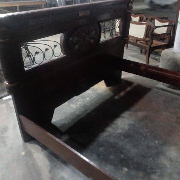 King side bed for sale in Karachi 1