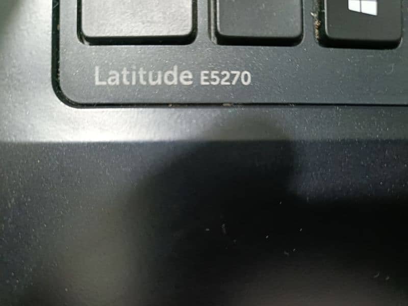 dell latitude E5270 1