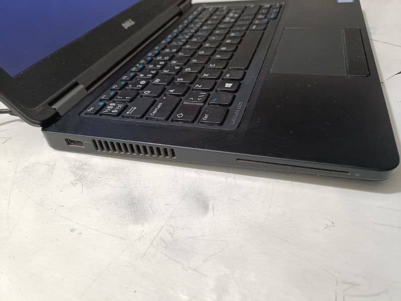 dell latitude E5270 2