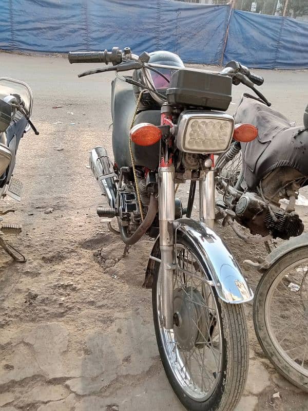 Honda CG 125 2014 Model Karachi No 5