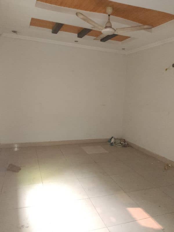 SHALIMAR LINK RD 4 MARLA HOUSE FOR RENT NR SHALIMAR HOSPITAL 5